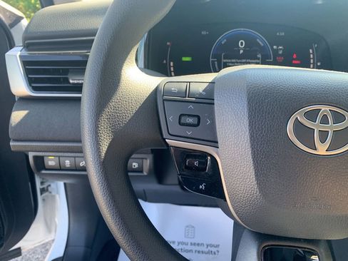 Used 2026 Toyota Camry LE FWD image 27