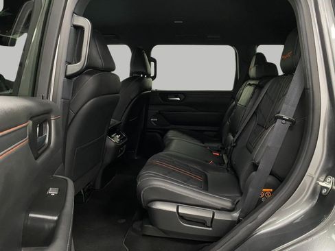 Used 2025 Nissan Armada PRO-4X AWD/4WD image 31