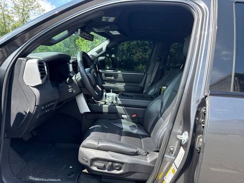 Used 2023 Toyota Sequoia Platinum AWD/4WD image 5