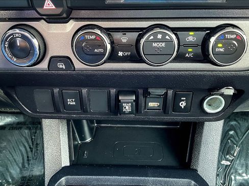 Used 2023 Toyota Tacoma TRD Off-Road image 24