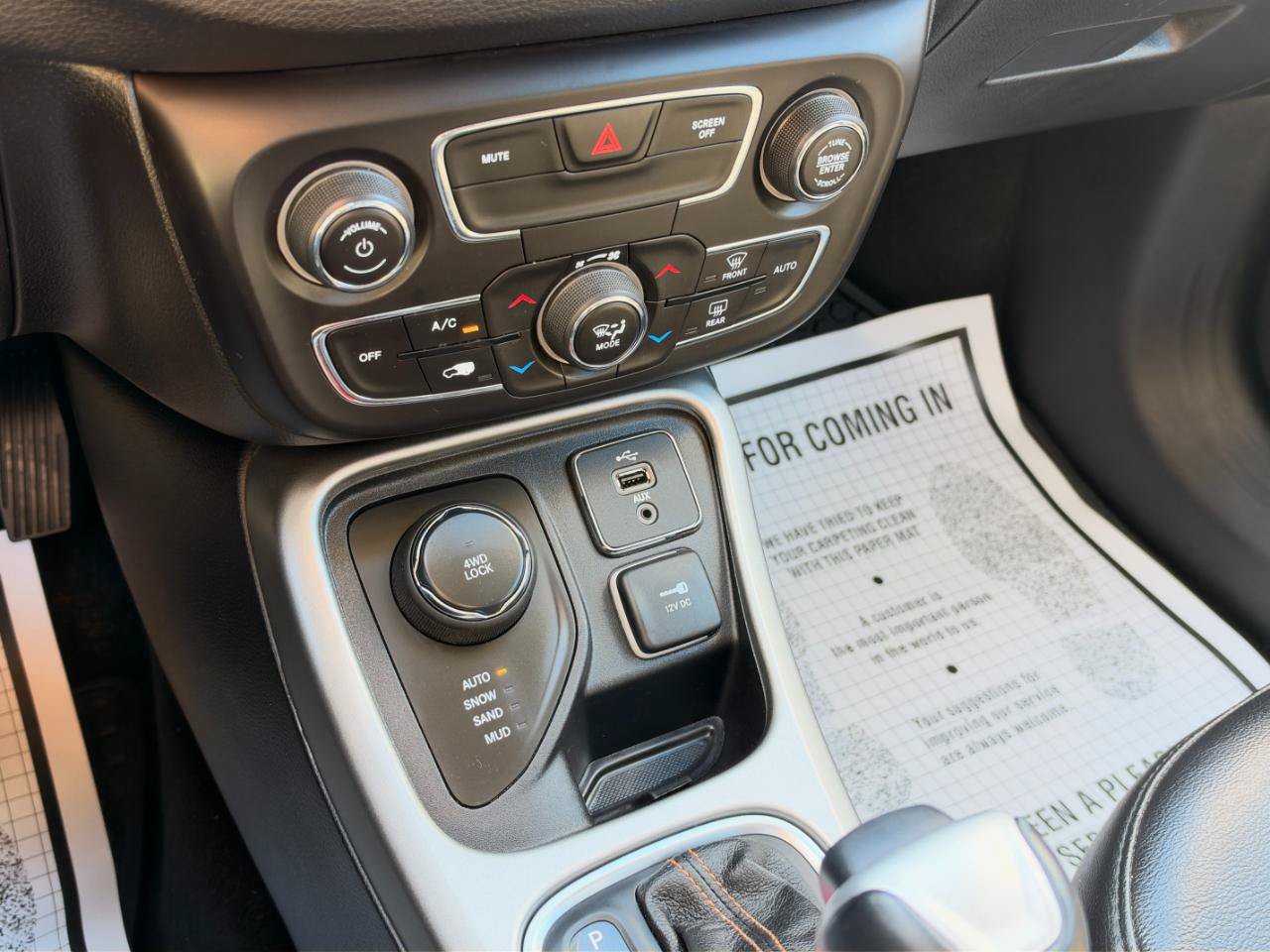 Used 2018 Jeep Compass Latitude w/ Popular Equipment Group AWD/4WD image 23