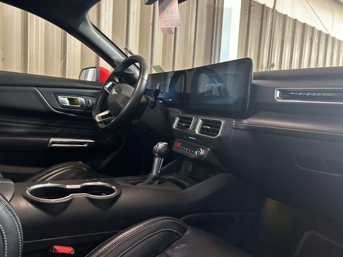 Used 2024 Ford Mustang Premium image 5