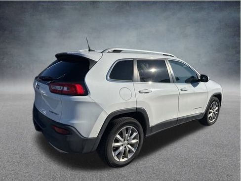 Used 2017 Jeep Cherokee Limited image 8