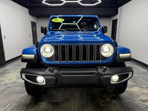 Used 2024 Jeep Wrangler Unlimited Sahara w/ Technology Group image 7