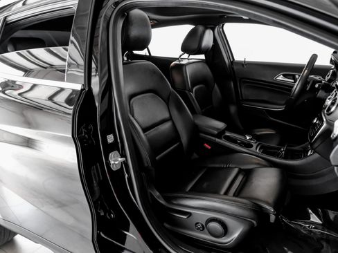 Used 2016 Mercedes-Benz GLA 250 image 32