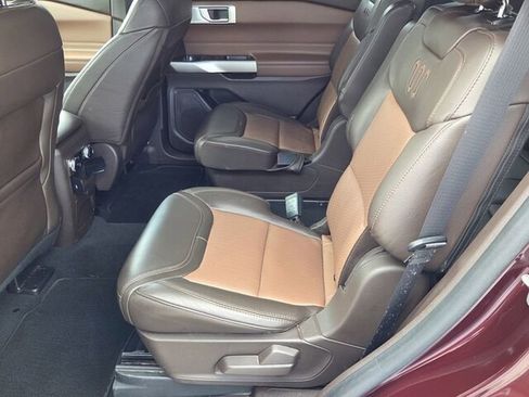 Used 2022 Ford Explorer King Ranch w/ Premium Technology Package image 8