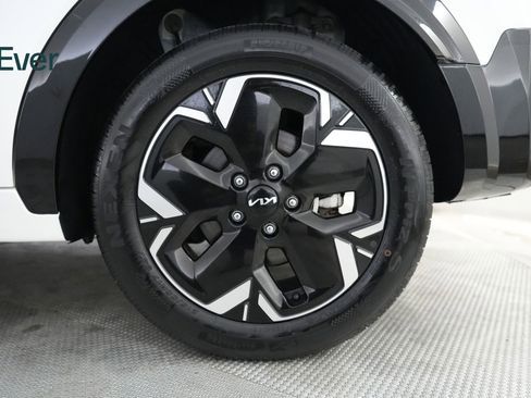 Used 2024 Kia Niro Wind FWD image 9