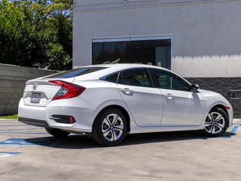 Used 2018 Honda Civic LX image 9