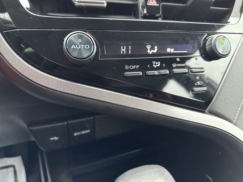 Used 2024 Toyota Camry SE image 16