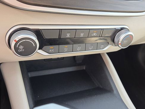 Used 2025 Nissan Altima 2.5 SV image 21