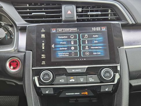 Used 2018 Honda Civic Touring image 17
