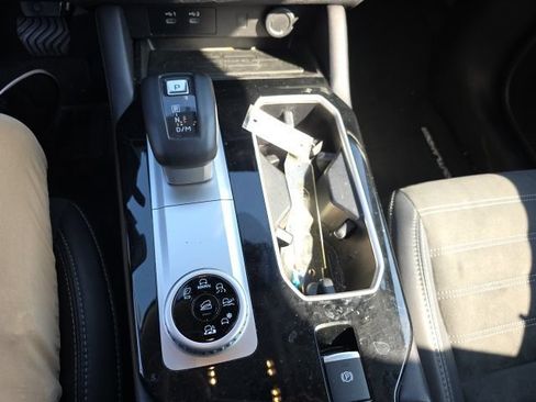 Used 2025 Mitsubishi Outlander SE AWD/4WD image 19