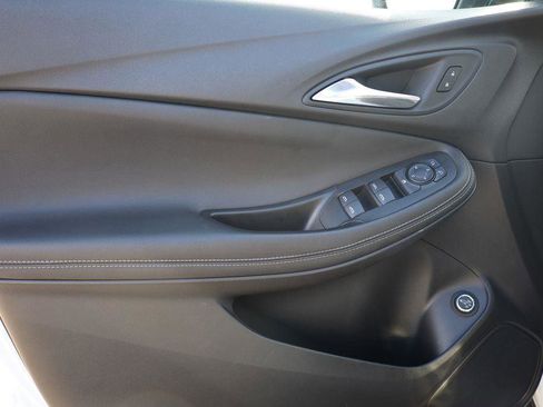 Used 2022 Buick Encore GX Select image 11