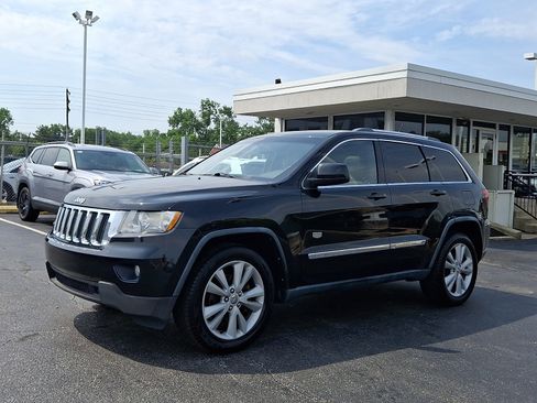 Used 2011 Jeep Grand Cherokee 70th Anniversary AWD/4WD image 3