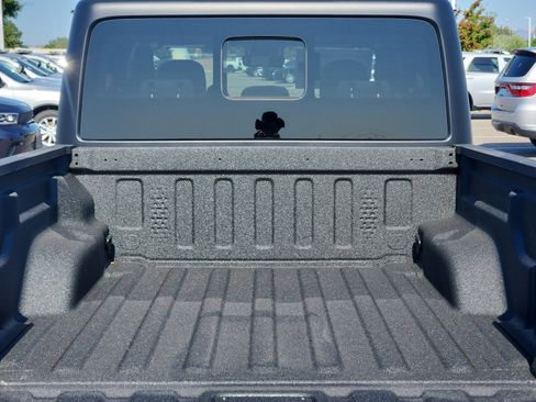 New 2025 Jeep Gladiator Willys image 35