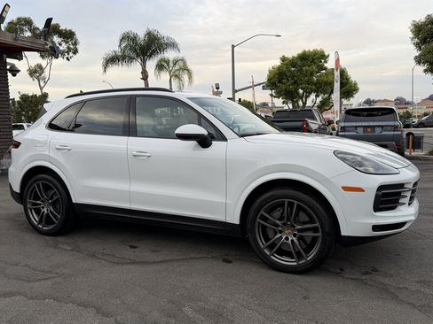 Used 2023 Porsche Cayenne S Platinum w/ Premium Package Plus AWD/4WD image 20
