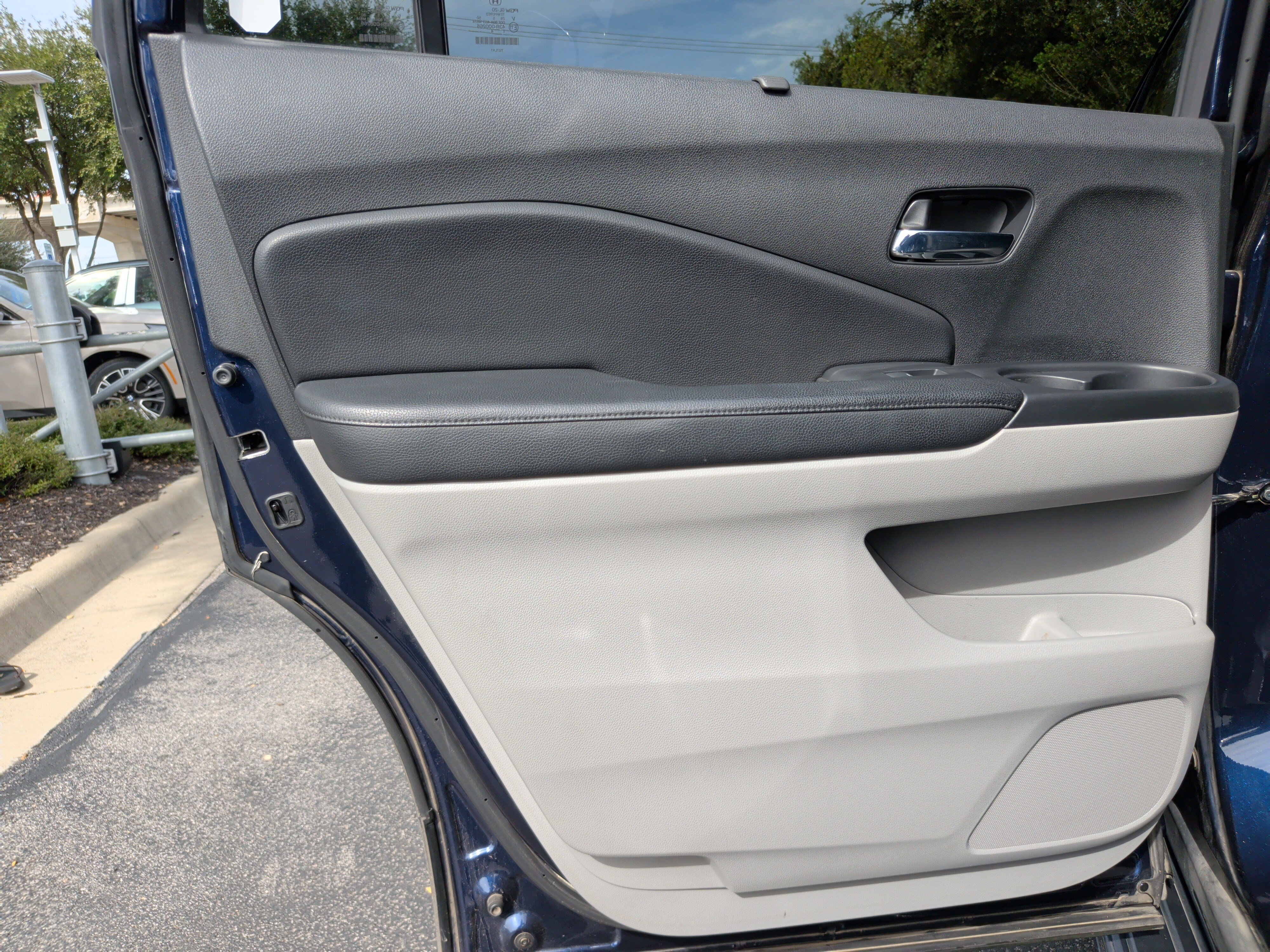 Used 2016 Honda Pilot Touring image 39