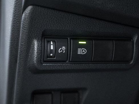 Certified 2024 Toyota Corolla Cross XLE image 17