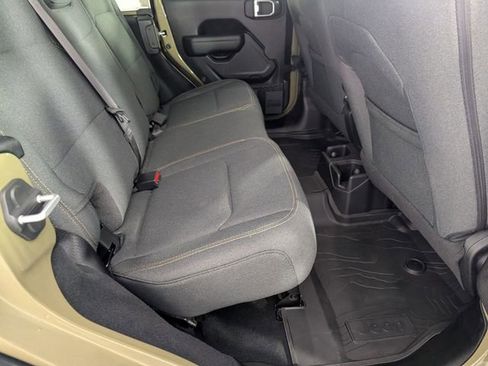 Used 2025 Jeep Wrangler Willys image 28