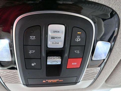 Used 2023 Hyundai Palisade Limited AWD/4WD image 31