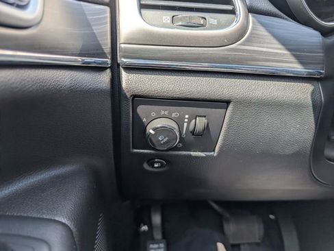 Used 2020 Jeep Grand Cherokee Limited AWD/4WD image 15