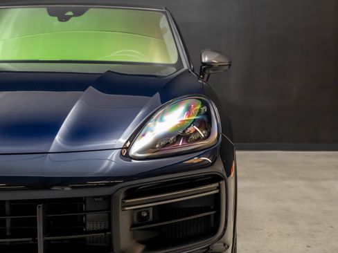 Used 2022 Porsche Cayenne Turbo GT AWD/4WD image 11