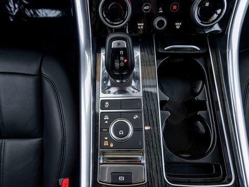 Used 2019 Land Rover Range Rover Sport HSE AWD/4WD image 25