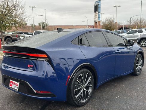 Used 2025 Toyota Prius XLE image 6