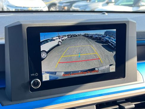 Used 2025 Toyota Tacoma TRD Off-Road image 17