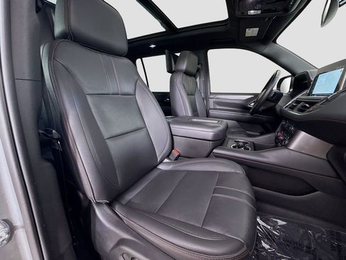 Used 2022 Chevrolet Suburban RST w/ Luxury Package AWD/4WD image 33