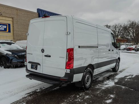 Used 2021 Mercedes-Benz Sprinter 2500 w/ Driver Convenience Package image 11