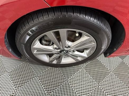 Used 2017 Hyundai Elantra SE w/ SE A/T Tech Package 03 FWD image 13