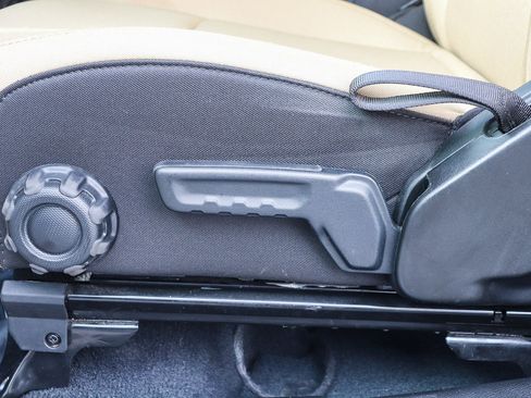 Used 2022 Jeep Wrangler Sport image 25