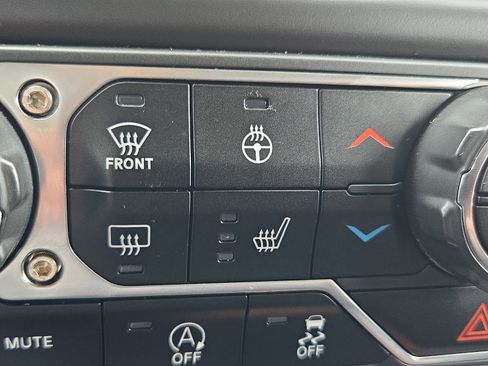 Used 2020 Jeep Gladiator Overland image 14