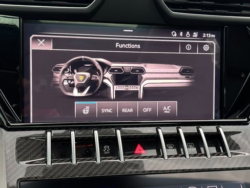 Used 2020 Lamborghini Urus AWD/4WD image 46