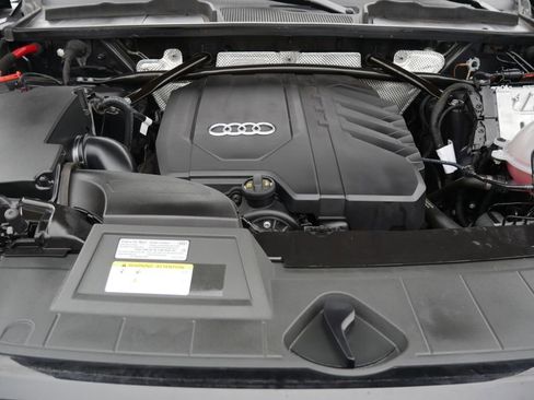 Certified 2023 Audi Q5 2.0T Premium w/ Convenience Package image 11