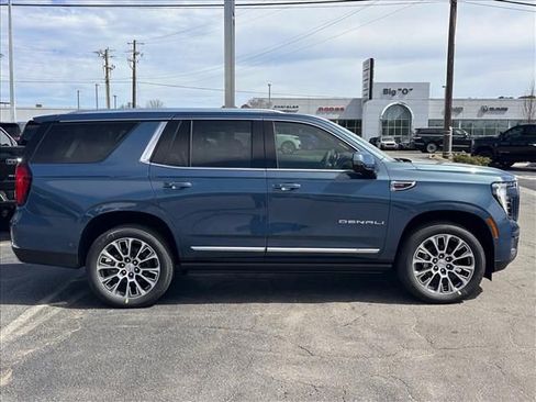 New 2026 GMC Yukon Denali w/ Sun & Power Step Package image 12