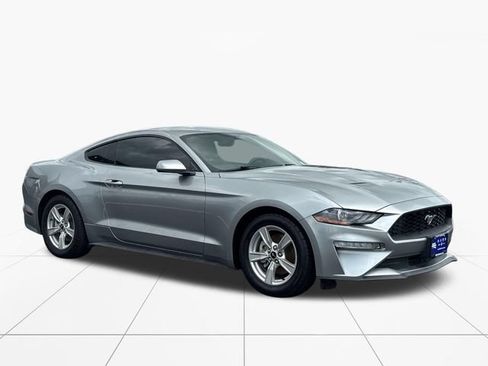 Used 2020 Ford Mustang Coupe RWD image 8