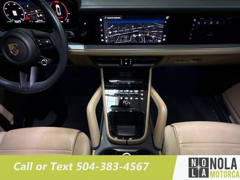 Used 2024 Porsche Cayenne Coupe image 24