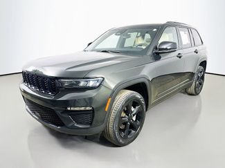 Used 2024 Jeep Grand Cherokee Limited w/ Black Appearance Package video 3