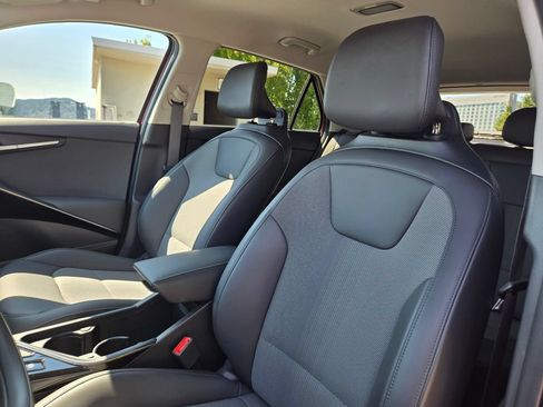 Certified 2025 Kia Niro EX FWD image 21