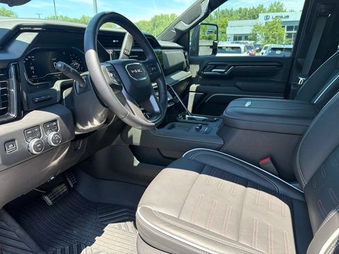 Used 2025 GMC Sierra 2500 AT4X w/ AT4X AEV Edition AWD/4WD image 39