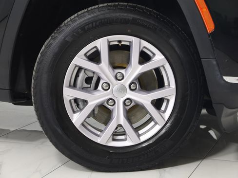 Used 2022 Jeep Grand Cherokee L Limited image 17