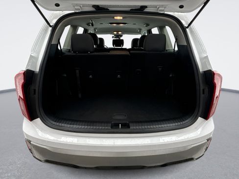 Used 2023 Kia Telluride LX image 24