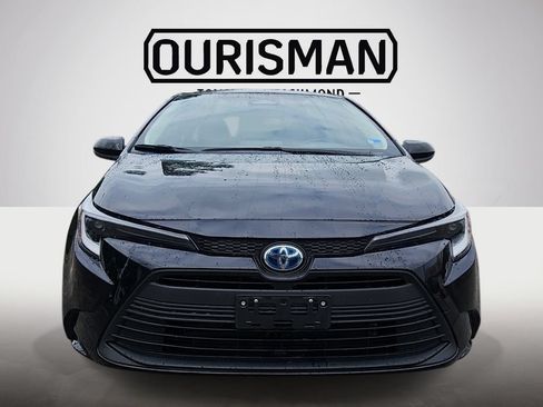 Certified 2025 Toyota Corolla LE FWD image 2