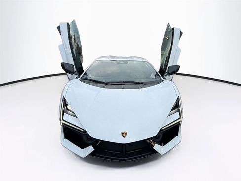 Used 2024 Lamborghini Revuelto image 35