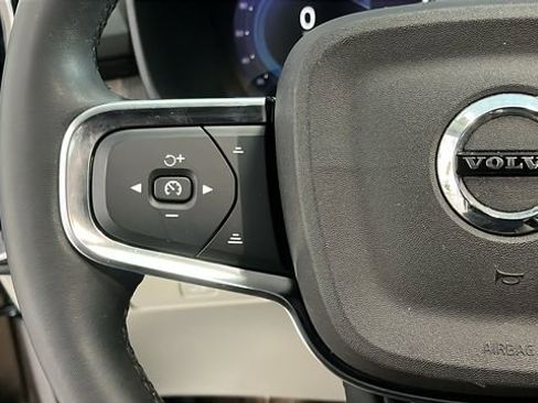 Certified 2023 Volvo XC40 B5 Plus w/ Climate Package image 12