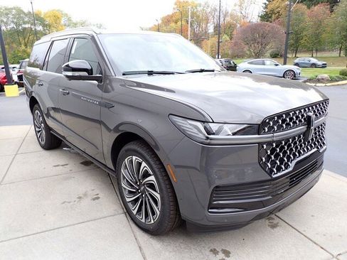 New 2025 Lincoln Navigator Black Label AWD/4WD image 15