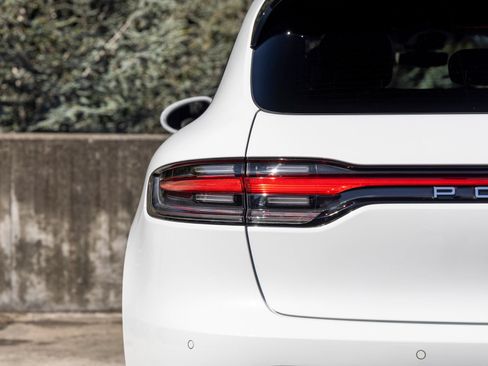 Certified 2026 Porsche Macan AWD/4WD image 20