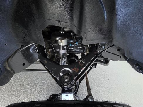 Used 2004 Chevrolet Silverado 2500 LT w/ Heavy-Duty Power Package image 27